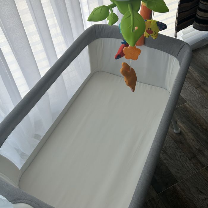 Бебешка кошара с подарък музикална въртележка