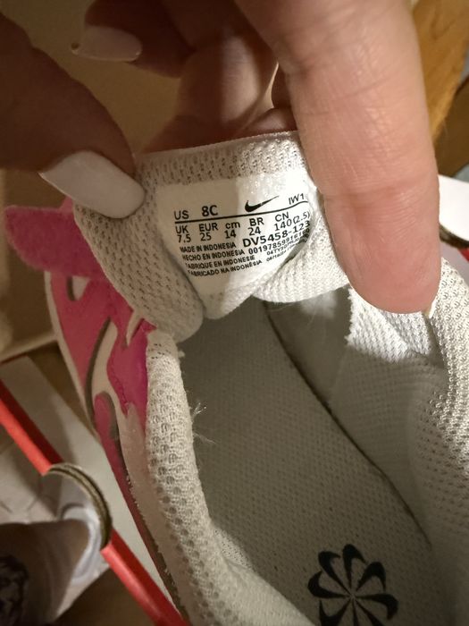 Розови Маратонки nike за момиче