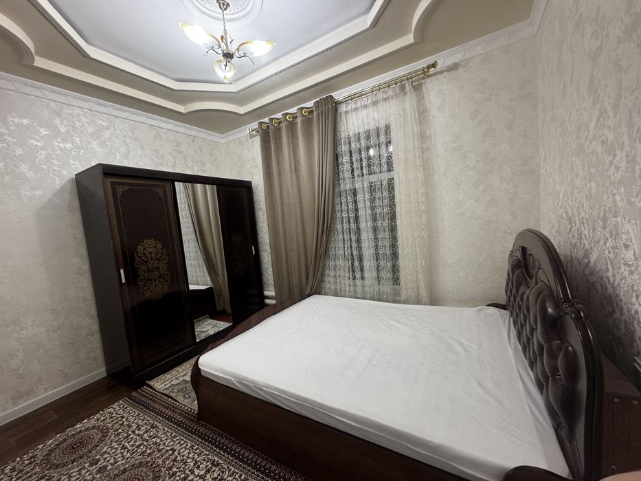 Uy hovli arendaga beriladi juda shinam tozza joy