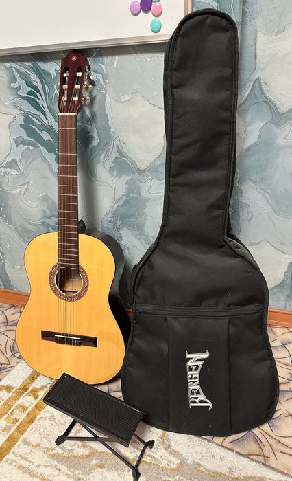 Продам 6 струнную гитару