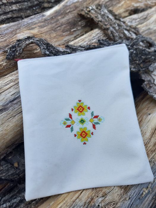 Несесер с бродерия