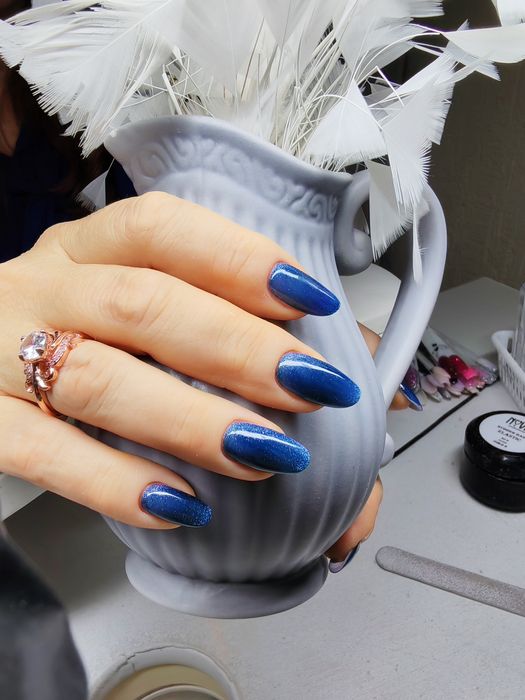 Маникюр, наращивание ногтей, педикюр.