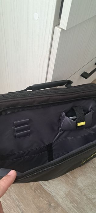 Geanta laptop Targus