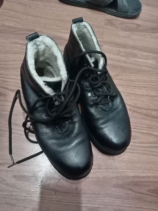 Зимни ботинки7500 унты 15000 тенге