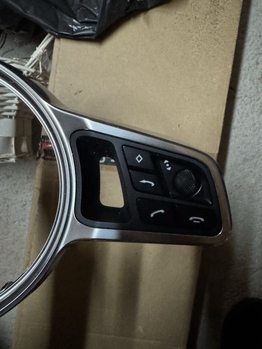 Конзола - панел рамка за волан Порше