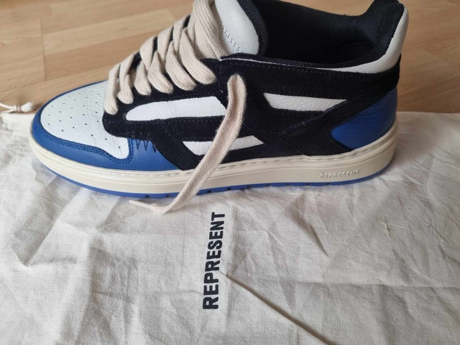 Нови обувки Represent