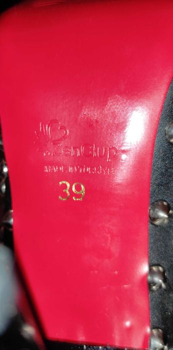 Кожаные лодочки с шипами