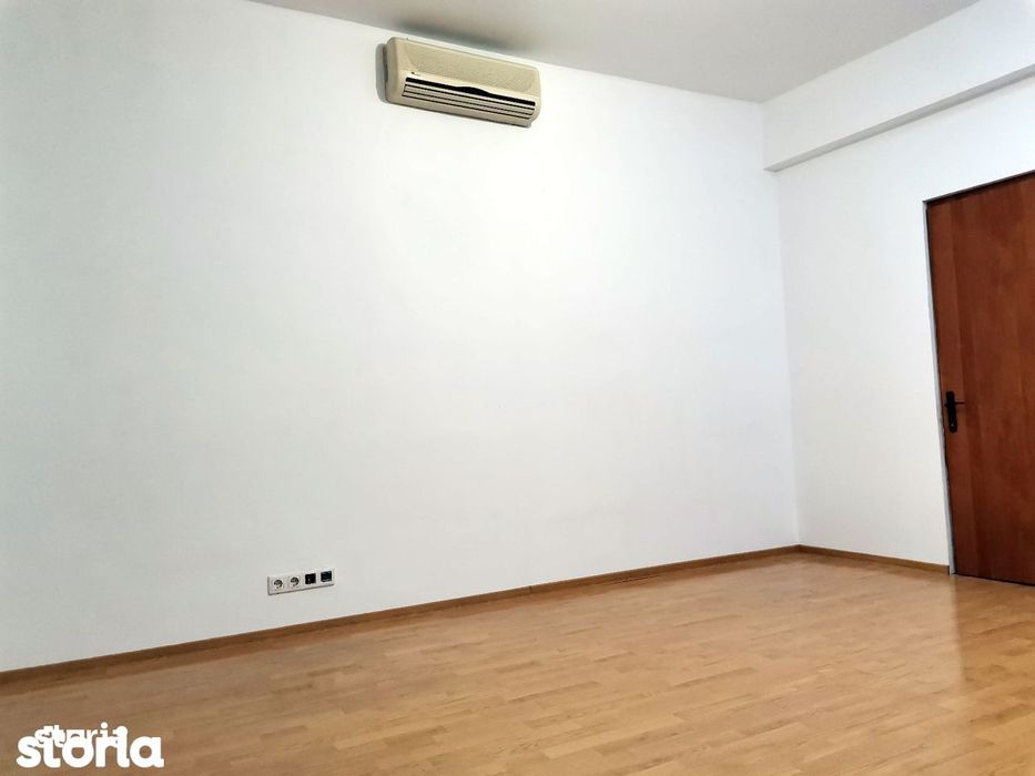 Inchiriez Spatiu de birou Central, curat, comfortabil.