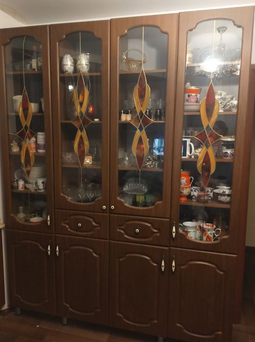 Продам шкаф для посуды