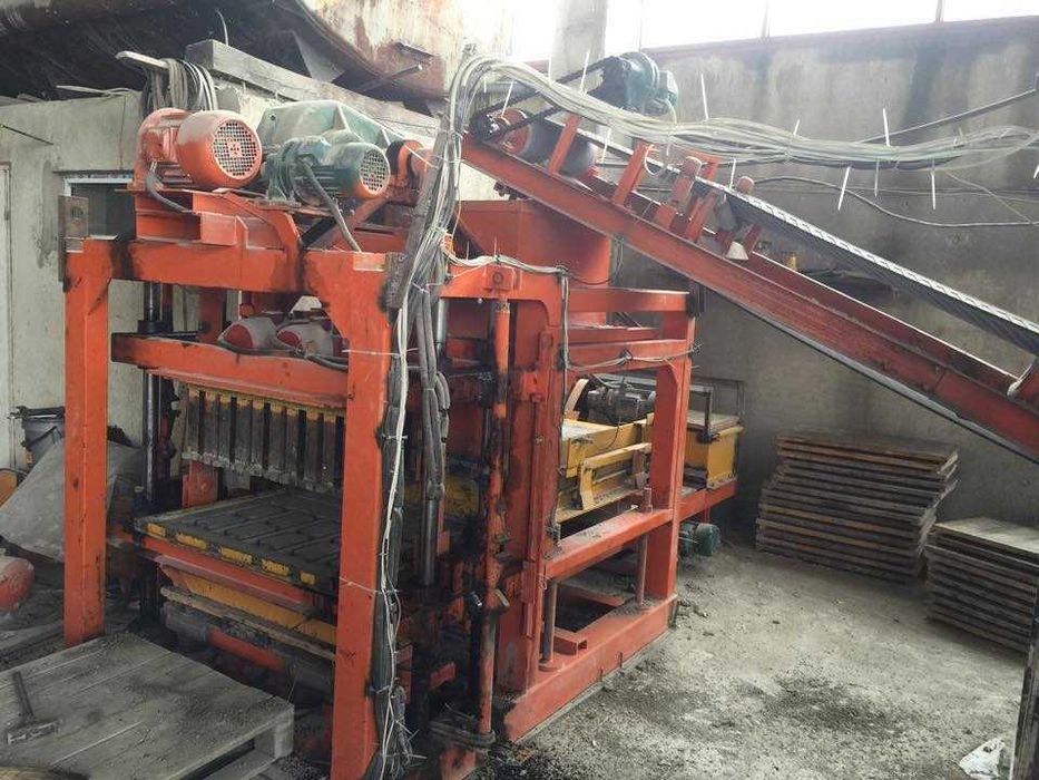 Машина за бетонни блокчета