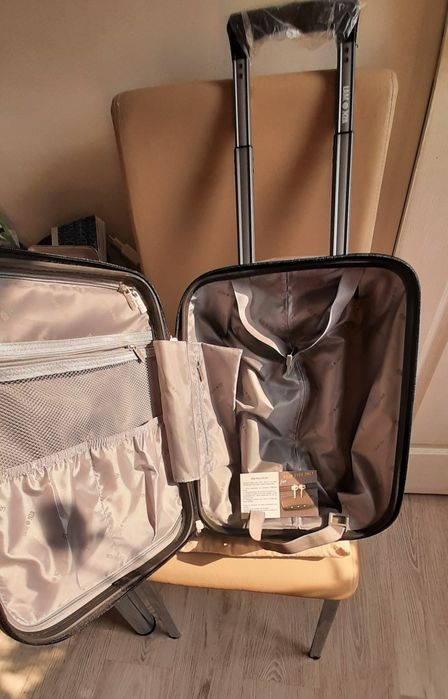 Troler de cabina sau deplasări auto