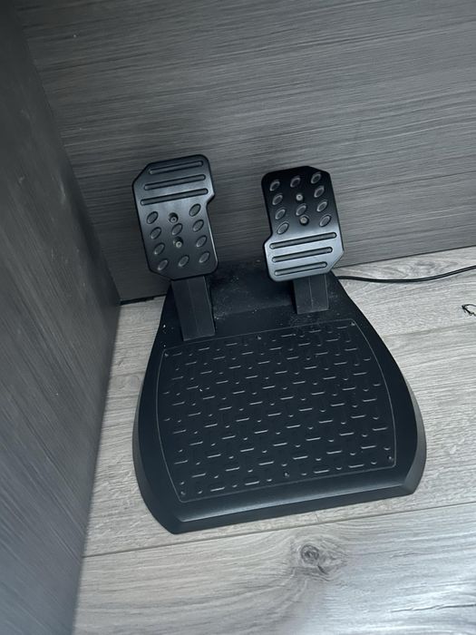 Волан Thrustmaster T80