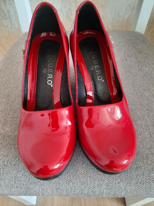 Туфли лакированные