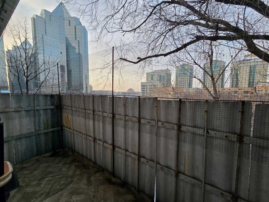 Продам квартиру Назарбаева 235