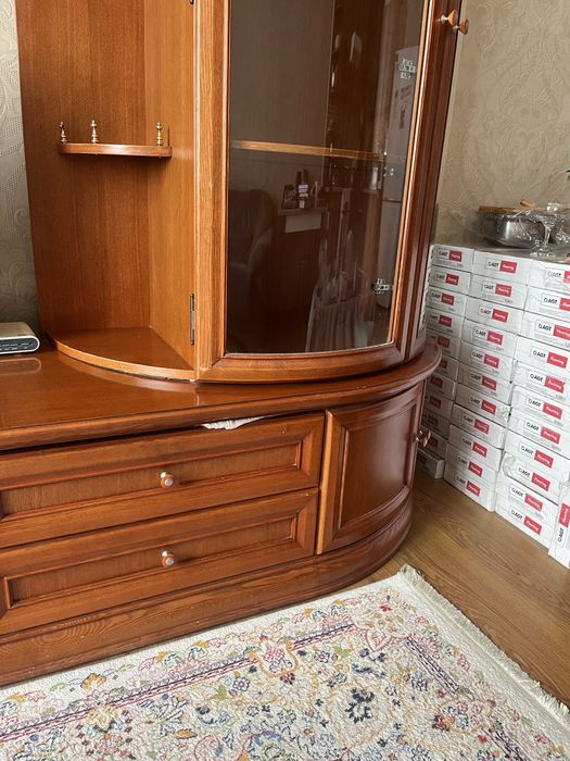 Сервант продаем