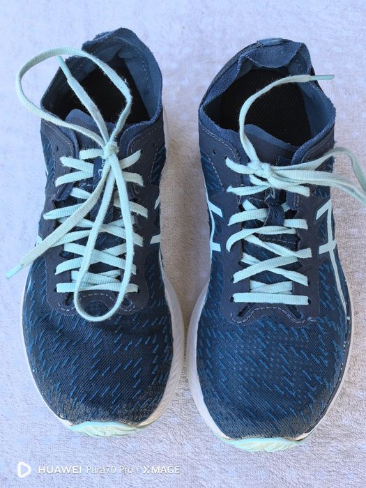 Страхотни женски маратонки asics и salomon номер 36.
