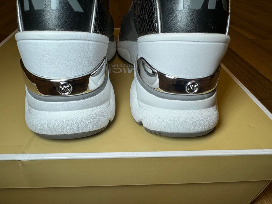 Спортно- елегантни обувки Michael Kors