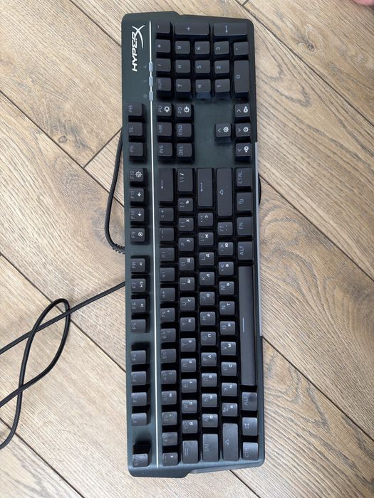Продаётся игровая клавиатура HyperX Alloy MKW100