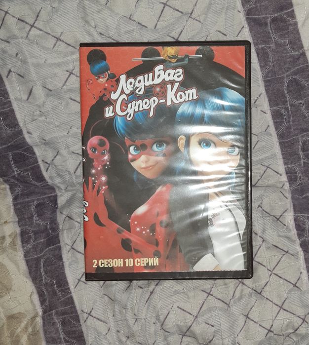 Продаётся диск  леди баг и супер кот