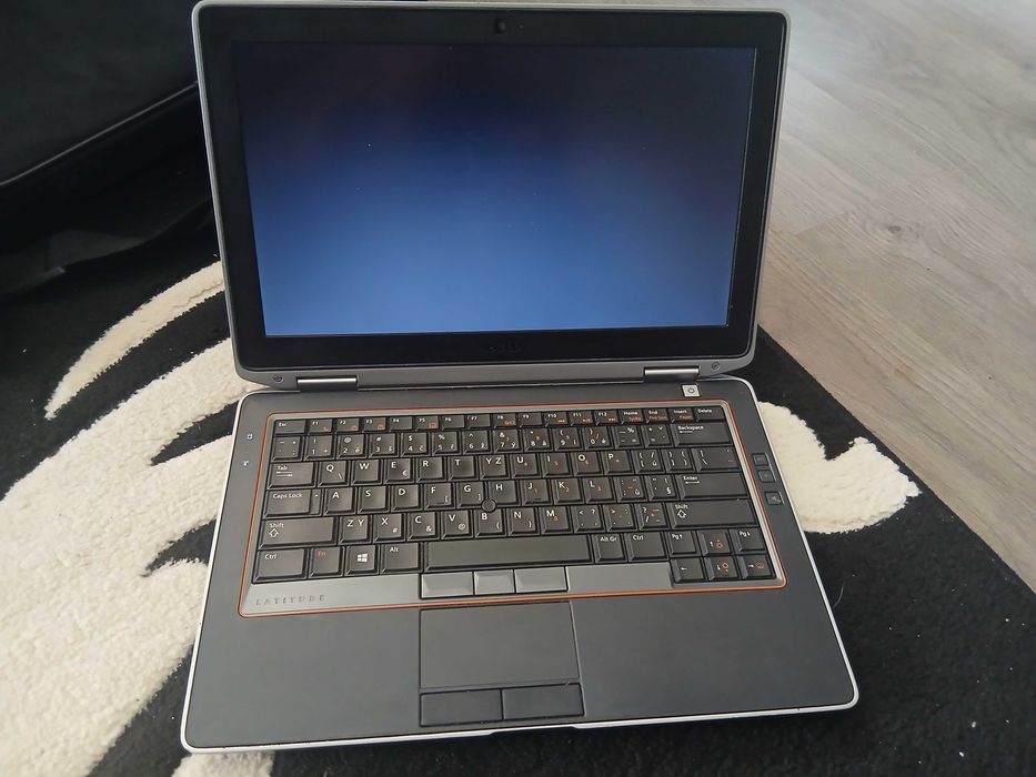 Vand laptop DELL Latitude E6320
