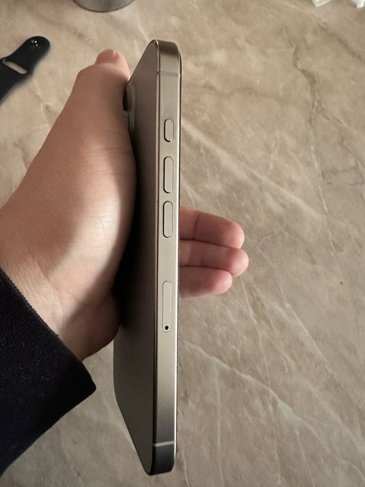 Продам iphone 16 pro 128 идеальный