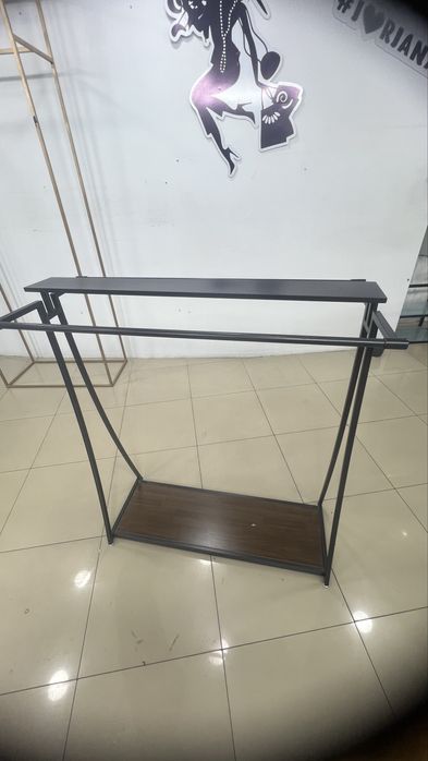 Стойка для одежды