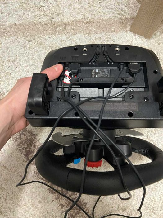 Logitech G29 + Shifter + педали | PS4/PS5/PC | Отлично състояние