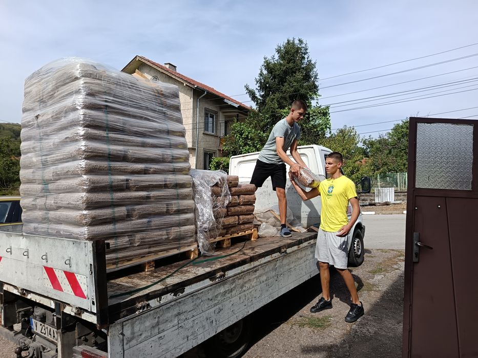 Предлагам всякакви видове пелети 6 мм слънчогледови, дървесни, сламени