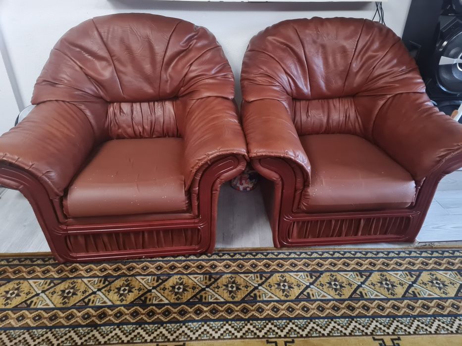Vând 2 fotolii de piele