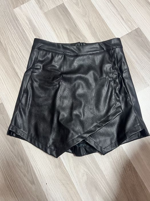 Кожена пола-панталон