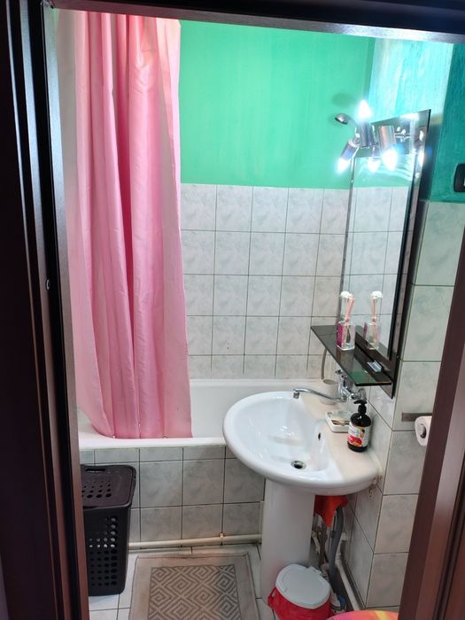 Inchiriez apartamen cu douã camere in zona 0.