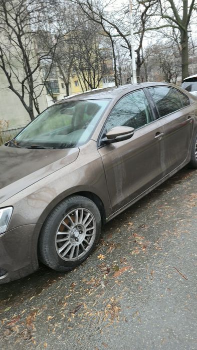 Vând Volkswagen Jetta