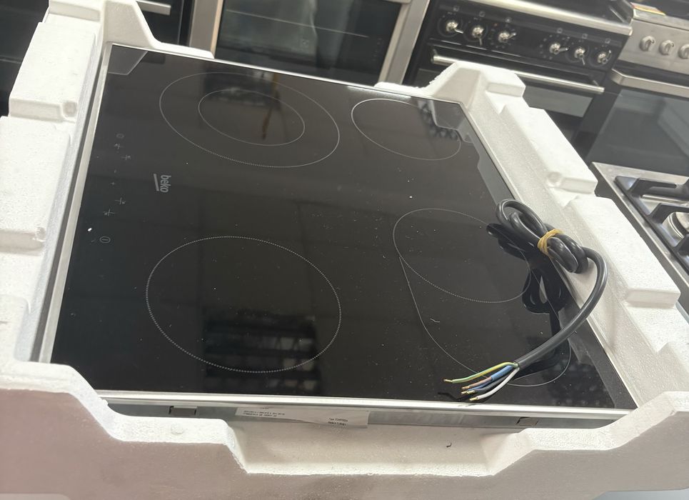 Стъклокерамичен плот Beko  BBSM12320X