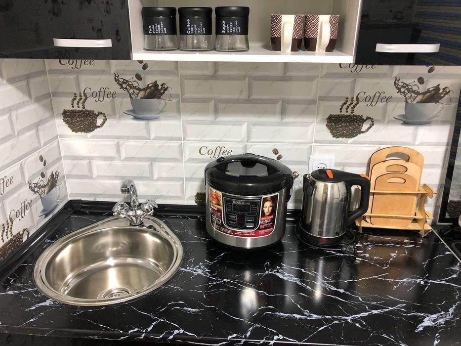 Сдается 2х комнатная квартира 
С обстановкой 
В горде Алмалыке