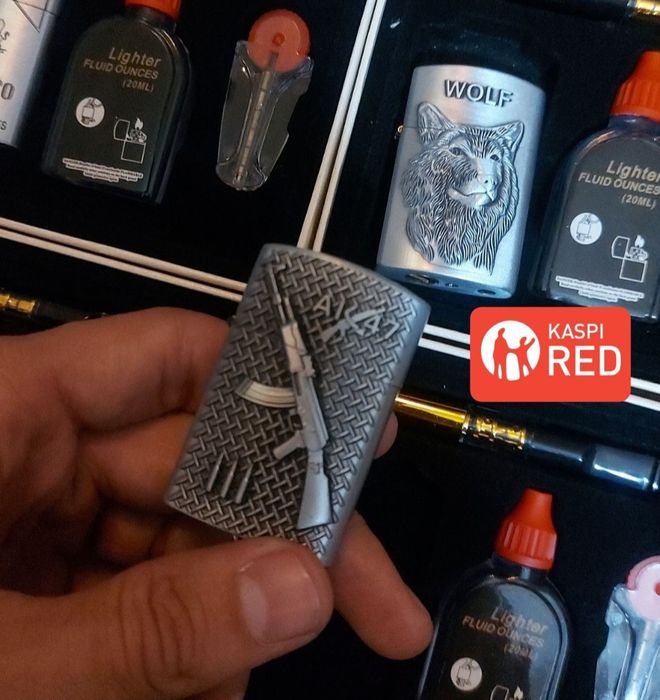 Набор зажигалка с мундштуком и кремниями. Бензиновая зажигалка zippo