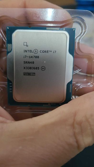 Procesor Intel Core i7-14700 up 5.4 0 GHz (Raptor Lake) Socket 1700 – TRAY ,nou , garantie intel 2028