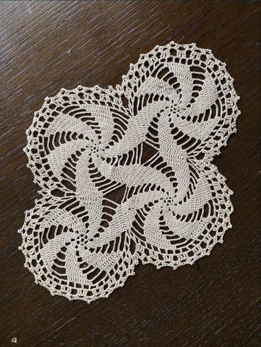 Плетени карета на една кука