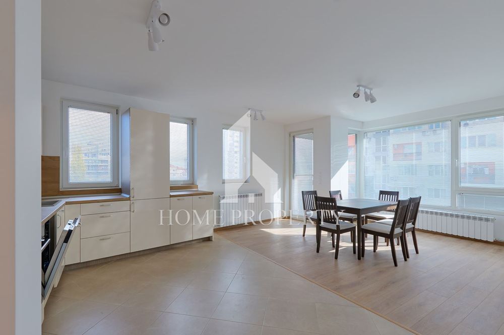 Дава се под наем Четиристаен апартамент в София, Красно село - 130 кв.м за 1200 € - Снимка #2