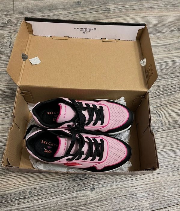 Skechers DVF UNO-BESO, нови дамски маратонки №37