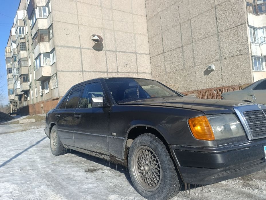 Мерседес 124 2.0л.