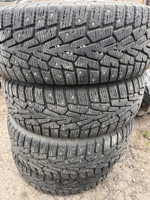 Шины зимные R16 почти новые срочно продаю