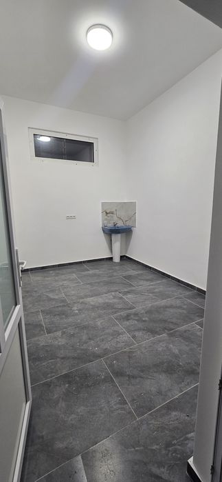 De închiriat proprietate industrialâ, halâ ,câmin pentru muncitori