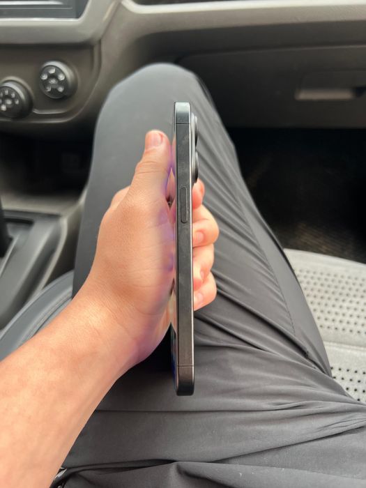 iPhone 15 Pro в отличном состоянии