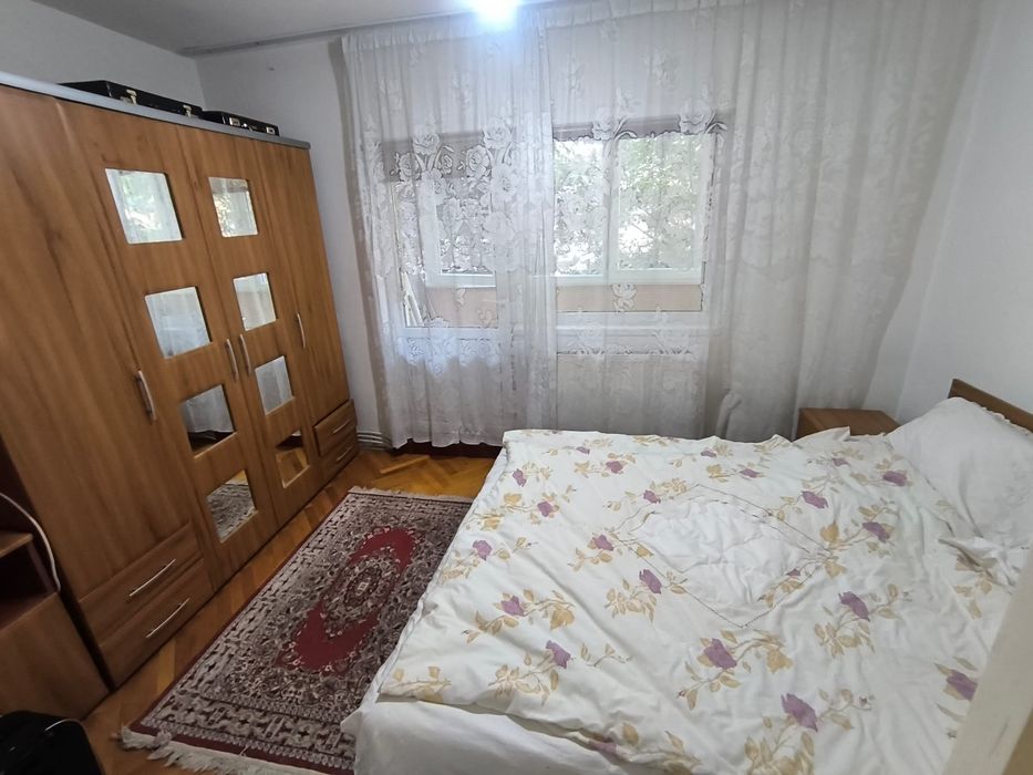 Închiriez apartament