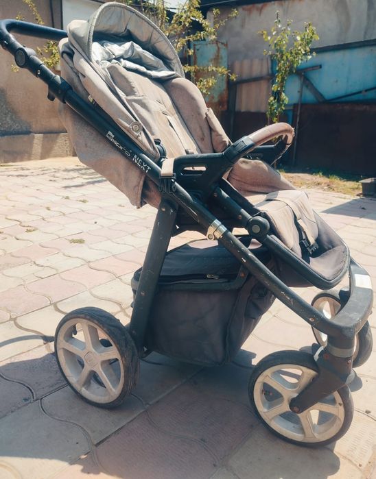 Продам коляску в хорошем состояние