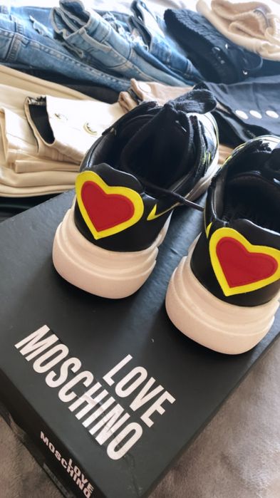 Sneakersi Love Moschino