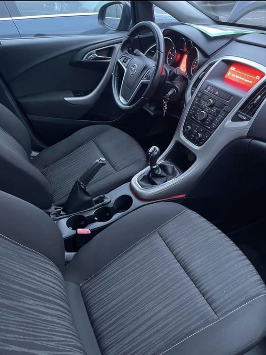 Opel Astra J 1.7 cdti 2012