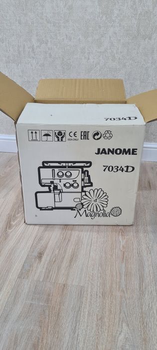 Продается машинка оверлок