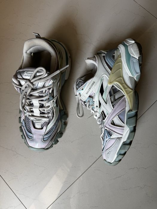 Balenciaga track2