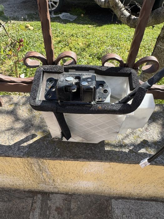 2008-2022 Toyota Sequoia заключалка задна врата багажник